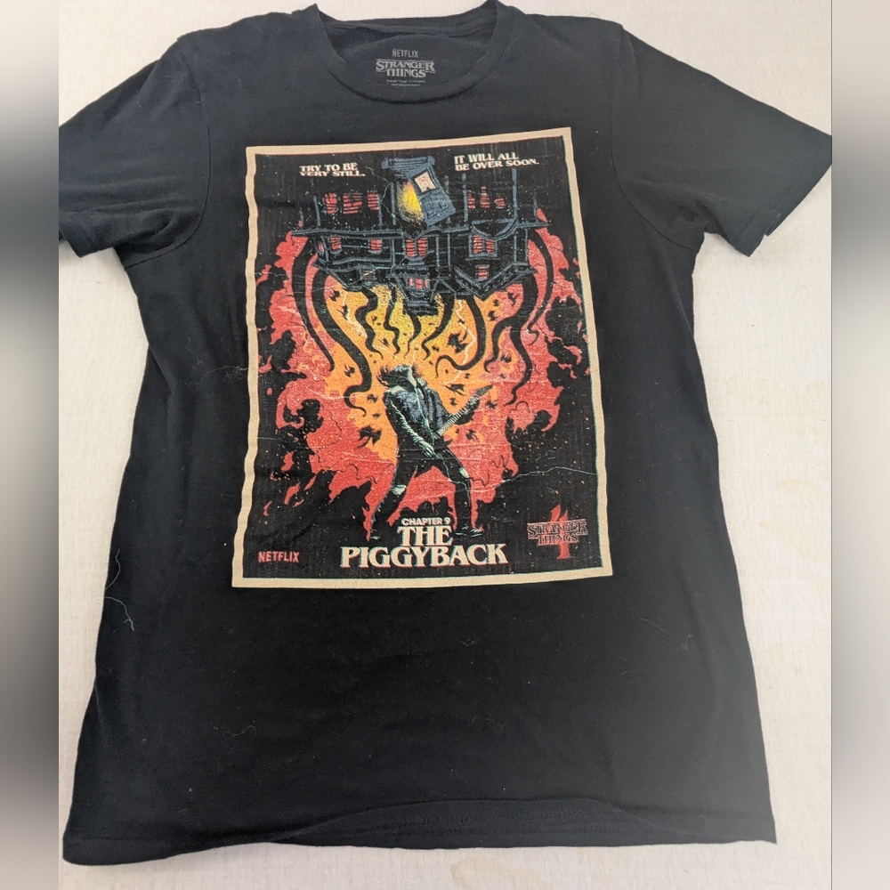 STRANGER THINGS The Piggyback Boos Graphics Size Small